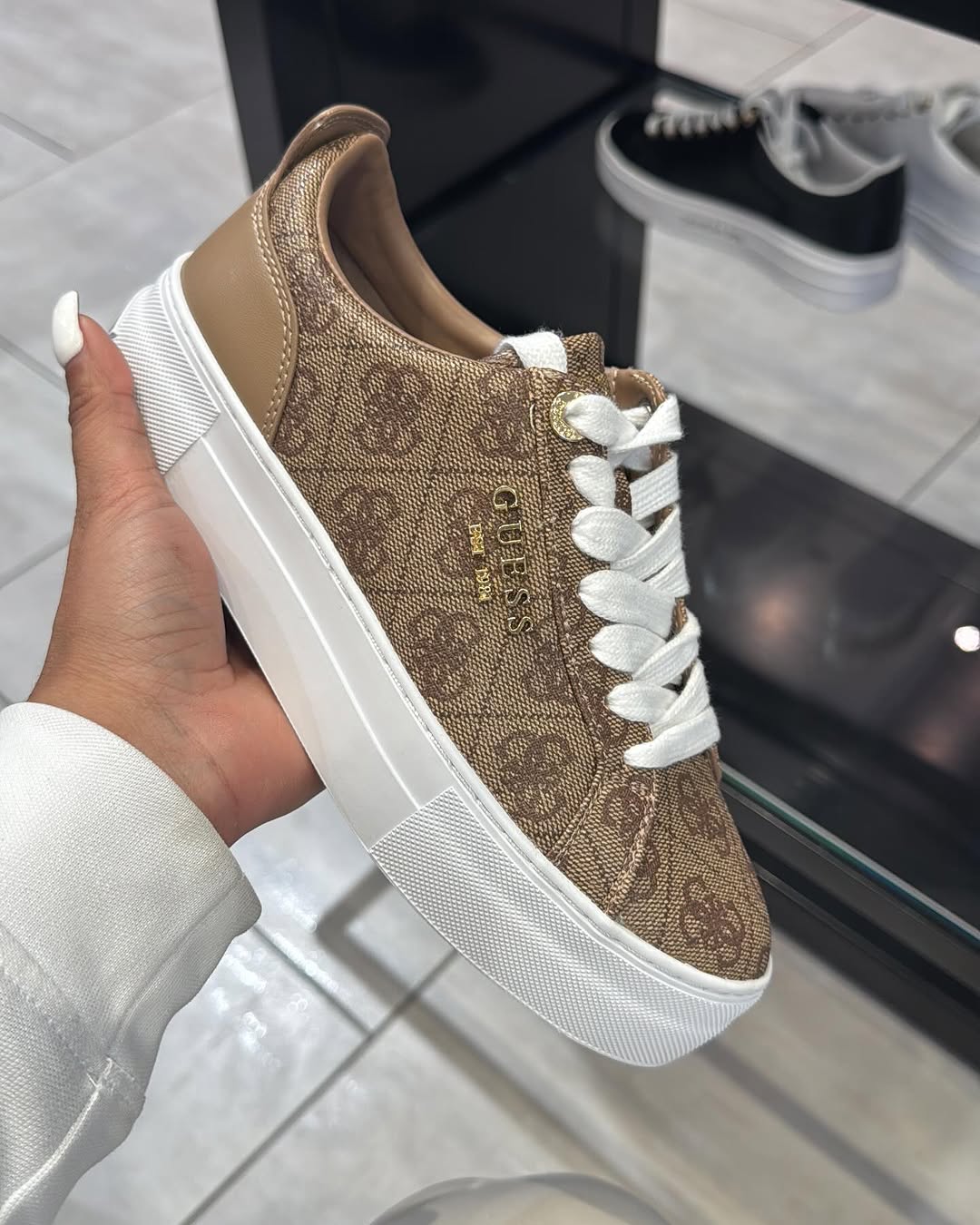G-Sneakers Genza Mujer con Plataforma